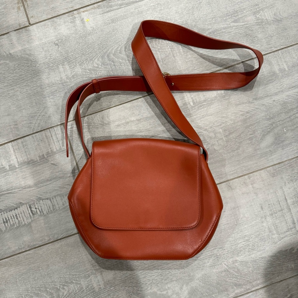 Cuyana Hexagon Bag - Sienna